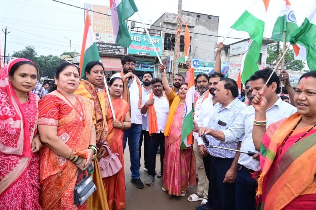 स्वतंत्रता दिवस पर गरियाबंद में गूंजा राष्ट्रभक्ति का जयघोष WhatsApp Image 2026 08 14 at 19.09.52
