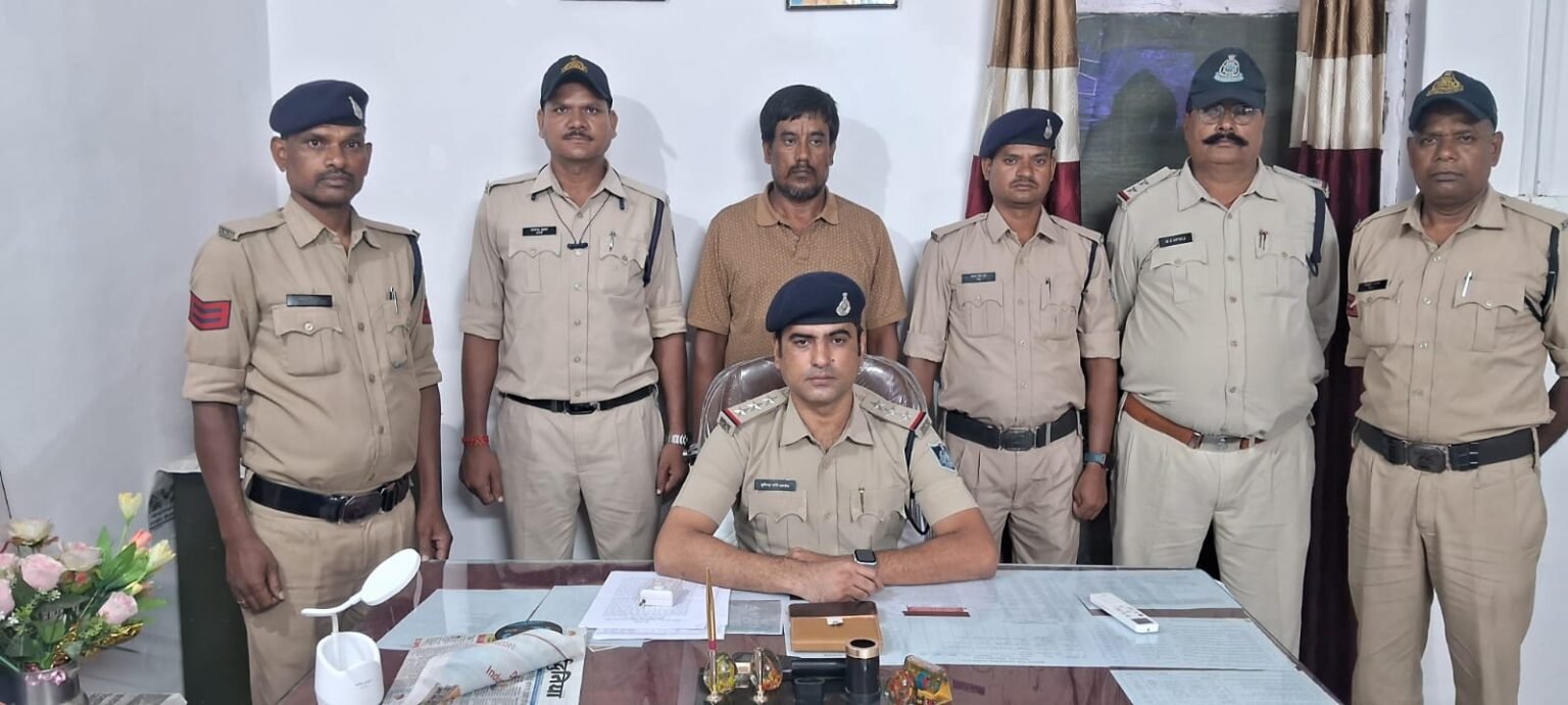 बागेश्वर धाम से दबोचा गया 30 हजार का इनामी ‘लल्ला महाराज’: WhatsApp Image 2026 08 17 at 7.26.44 PM