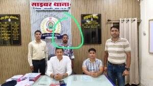 जांजगीर-चांपा पुलिस को शादी के नाम पर साइबर ठगी करने वाले दो शातिर आरोपियों के खिलाफ बड़ी सफलता मिली है। पुलिस ने आरोपी लक्ष्मीनारायण उर्फ लाला साहू (26) और सोनू साहू (20) को गिरफ्तार कर न्यायिक रिमांड पर भेज दिया है। WhatsApp Image 2026 08 17 at 8.17.19 PM 1