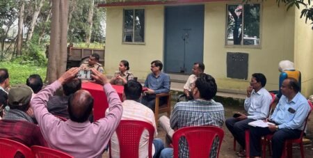 दमुआ थाना परिसर में शांति समिति की बैठक सम्पन्न, आगामी त्योहारों को लेकर प्रशासन ने दिए दिशा-निर्देश WhatsApp Image 2026 08 24 at 18.23.58 1