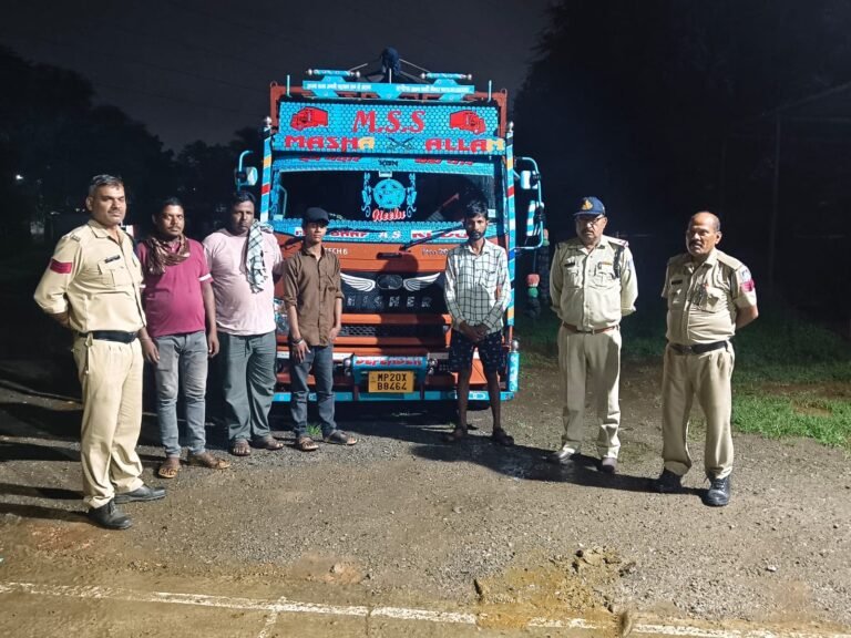158 नग बकरा-बकरी को क्रूरतापूर्वक एवं अवैध रूप से परिवहन करते कुठला पुलिस ने 4 व्यक्ति पकड़े, ट्रक जप्त a5f4d57e bf3c 4365 b89f 3debea096007