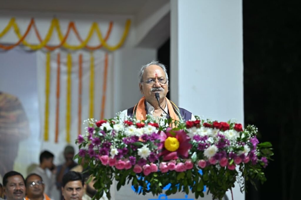 25 हजार दीपों से जगमगाया भूतेश्वरनाथ धाम, ‘आशीर्वाद का दीया’ में उमड़ी जनभागीदारी 1 5199cb4e de65 4fdd b501 c162ba47e55f