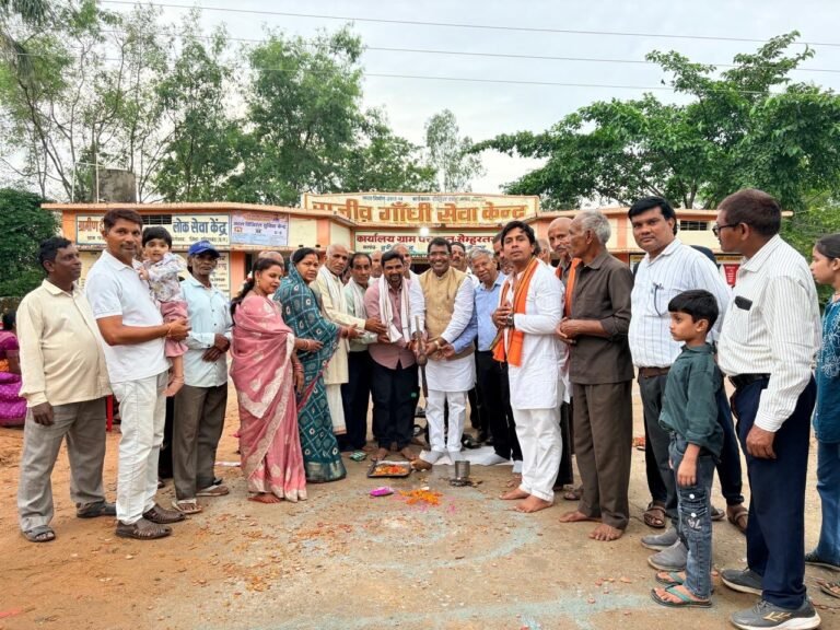 तीज महोत्सव और सम्मान समारोह में विधायक रोहित साहू ने ग्राम सेम्हरतरा को दी 22.40 लाख के विकास कार्यों की सौगातनिजग्राम पिपरछेड़ी में भी तीज महोत्सव में हुए शामिल 5b952549 d8e1 4b5d 9a66 405e111c58e6