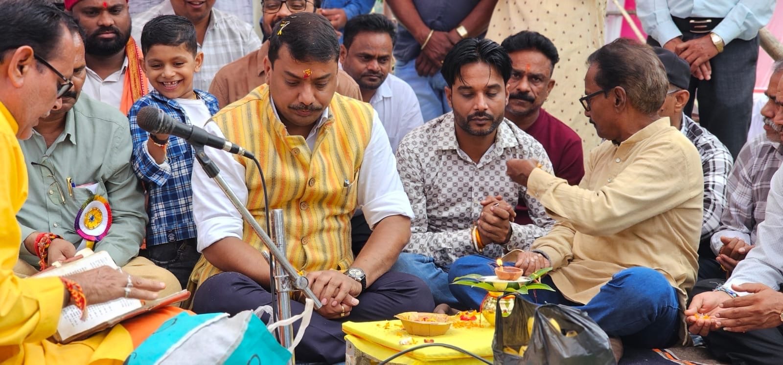 राजकिशोर नगर चौक के 30 साल पुराने हनुमान मंदिर की होगी पुनर्स्थापना, विधायक शुशांत शुक्ला ने किया भूमि पूजन 1 7b1175e0 0ad7 4201 b377 28d75698c410