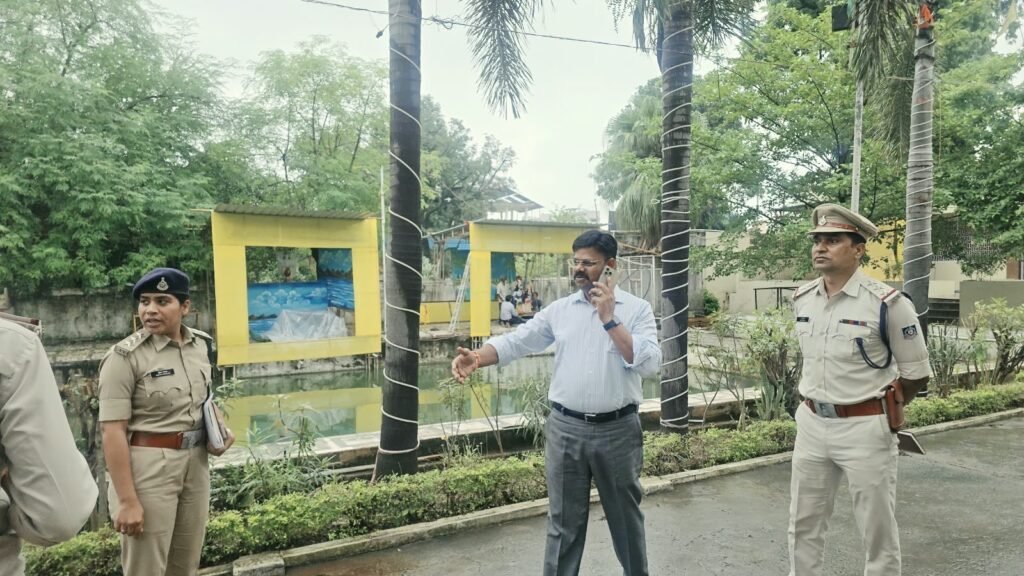रीकृष्ण जन्माष्टमी को लेकर पुलिस ने संभाली सुरक्षा एवं यातायात व्यवस्था की कमान 1 80a01235 a2e2 4082 a097 6037ebfd4d9c