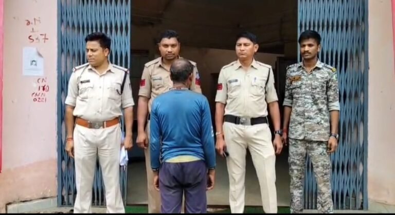 आदिवासी उपभोक्ता भंडार का ताला तोड़ 14 बोरी गेहूं चोरी, एक आरोपी गिरफ्तार 80f44a07 08ba 456c a48a 4e7e6a89cdbe
