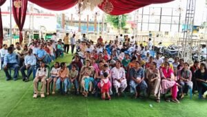 रेलवे प्रशासन की मनमानी के खिलाफ फूटा गुस्सा 94d93631 413d 4033 ab6e 4cc4b36190ce