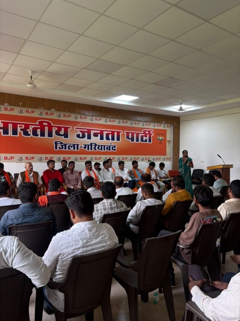 सेवा संकल्प अभियान को जन-जन तक पहुंचाने सोशल मीडिया विभाग की अहम बैठक संपन्न 2 9fe52145 302c 4e57 aece cf960d80329c