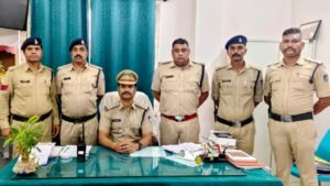 छिंदवाड़ा देहात थाना पुलिस:स्कूटी की डिक्की से 85 हजार और सोने के जेवर चोरी का आरोपी गिरफ्तार WhatsApp Image 2026 09 02 at 18.56.25