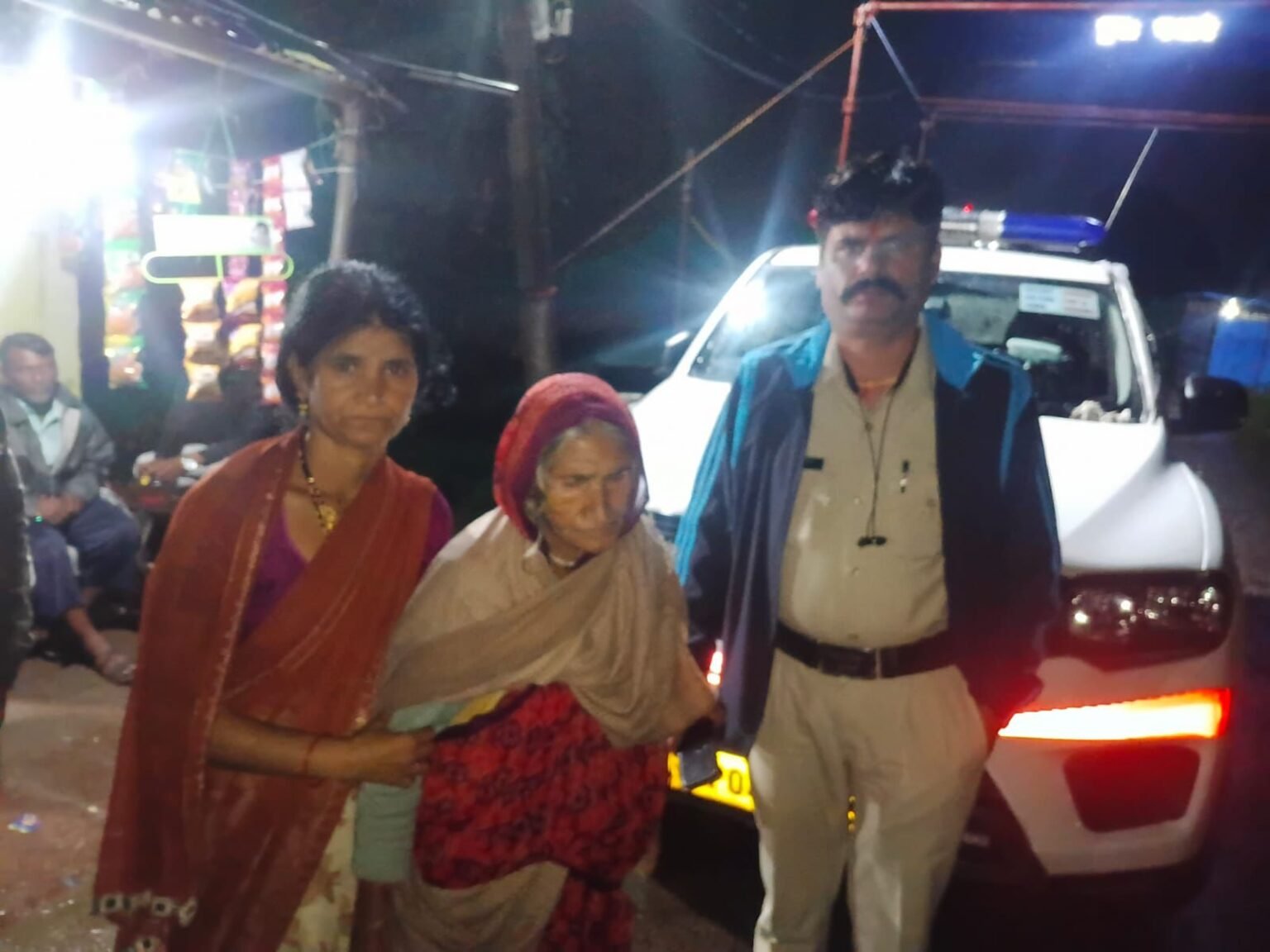 जुन्नारदेव पुलिस की मानवता! 85 वर्षीय बुजुर्ग महिला को आरक्षक ने सुरक्षित पहुंचाया घर WhatsApp Image 2026 09 05 at 14.29.58