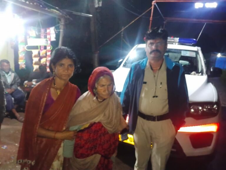 जुन्नारदेव पुलिस की मानवता! 85 वर्षीय बुजुर्ग महिला को आरक्षक ने सुरक्षित पहुंचाया घर WhatsApp Image 2026 09 05 at 14.29.58