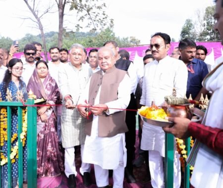 पन्ना में विश्व की सबसे बूढ़ी हथिनी ‘वत्सला दादी मां’ की भव्य प्रतिमा का अनावरण WhatsApp Image 2026 09 14 at 10.41.29