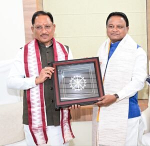 भुवनेश्वर में छत्तीसगढ़ के सीएम विष्णुदेव साय की ओडिशा के मुख्यमंत्री मोहन चरण माझी से मुलाकात WhatsApp Image 2026 09 20 at 17.14.20