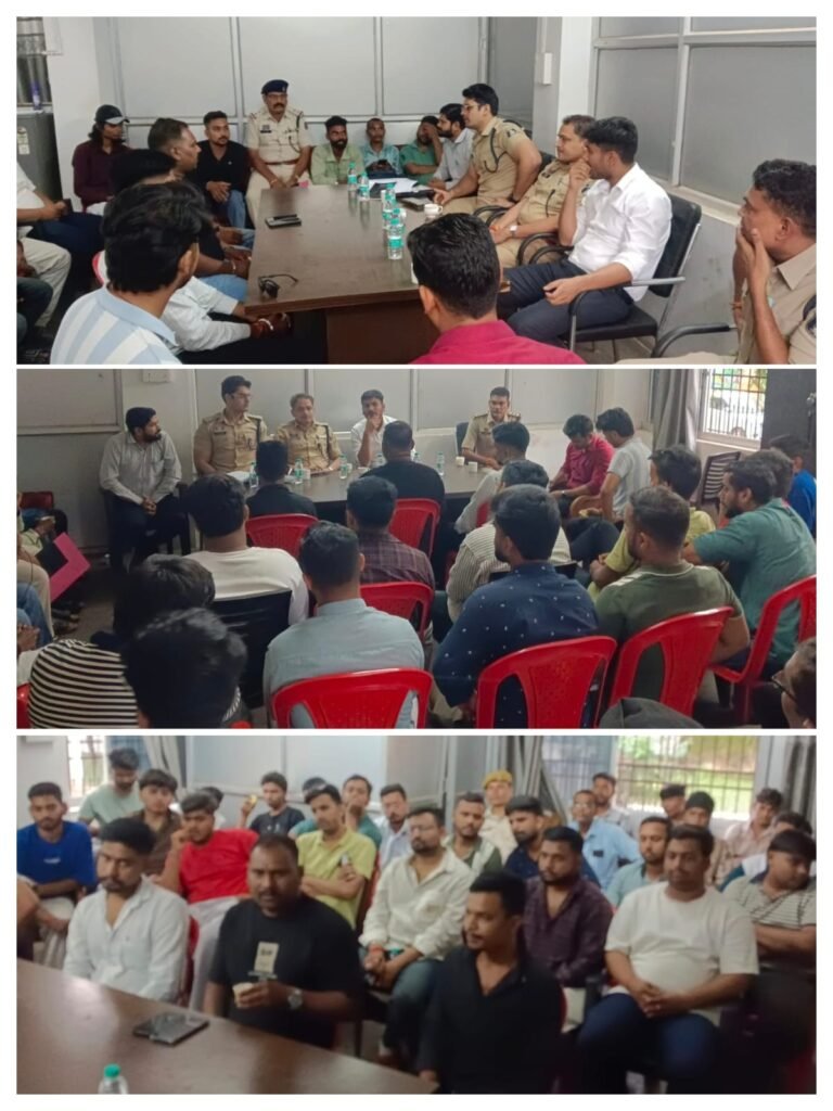 गणेश झांकी व विसर्जन को लेकर पुलिस-प्रशासन अलर्ट, चाकूबाजी और नशाखोरी पर रहेगी विशेष नजर WhatsApp Image 2026 09 22 at 09.20.00 1