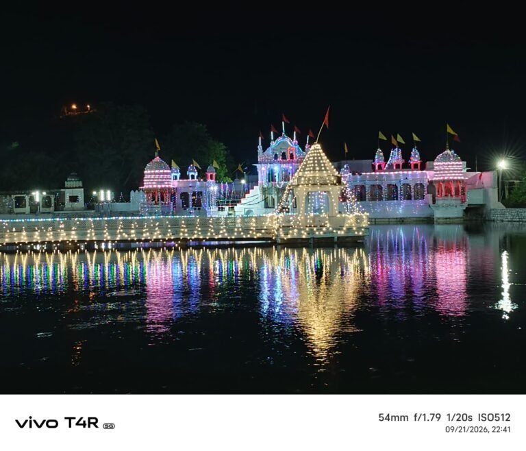 परमेश्वर ताल पर जल विहार के लिए तैयार श्री लक्ष्मण जी मंदिर छोटे भाई से मिलने आएंगे भगवान रघुनाथ WhatsApp Image 2026 09 22 at 18.57.56