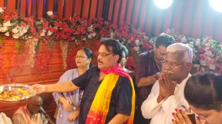 गणेशोत्सव में शामिल हुए समाजसेवी कुबेर राठी, पत्नी संग की भगवान गणेश की आरती WhatsApp Image 2026 09 23 at 12.47.00