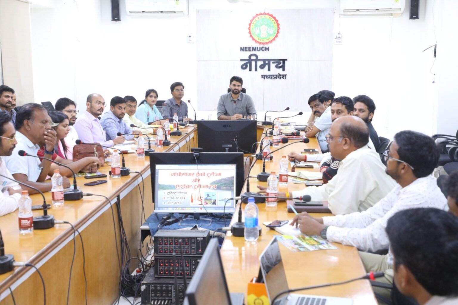 कलेक्टर की अध्यक्षता में सेवा संकल्प अभियान के तहत जिला पर्यटन कॉन्क्लेव संपन्न । WhatsApp Image 2026 09 28 at 21.08.09