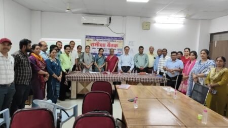 सतना में मिशन एड्स सुरक्षा की समीक्षा, जागरूकता अभियान तेज करने पर जोर WhatsApp Image 2026 09 29 at 17.42.36