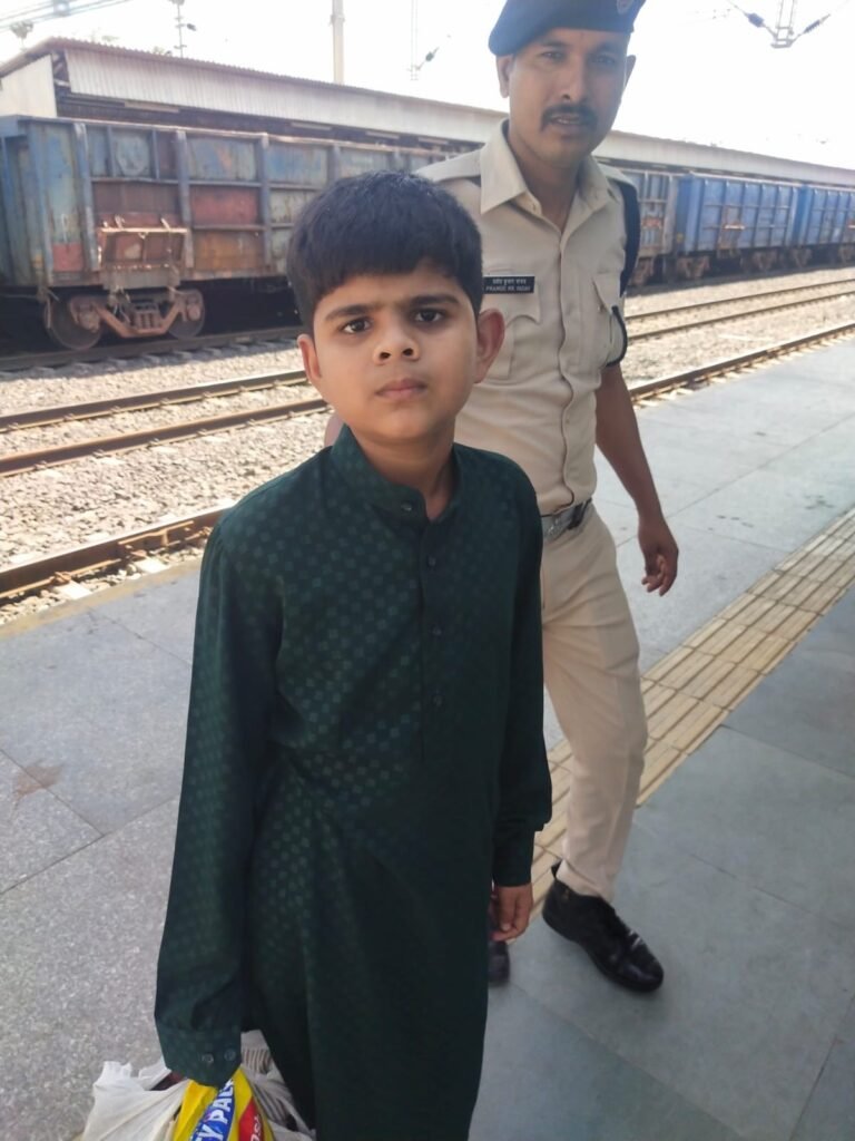 दो दिन में मध्यप्रदेश से सकुशल दस्तयाब हुआ नाबालिग जीशान, परिवार के चेहरे पर लौटी मुस्कान 1 c462cade a42a 4762 8570 f7285227669b
