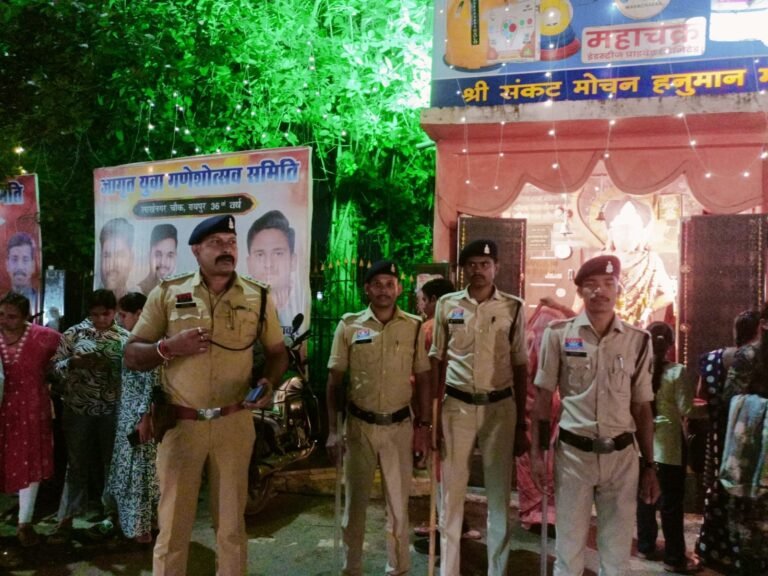 गणेश उत्सव में पुरानी बस्ती थाना प्रभारी विनय सिंह बघेल दल-बल के साथ मुस्तैद, लाखे नगर में संभाली व्यवस्था c4a94500 a432 444c 99f0 d56c5858906f