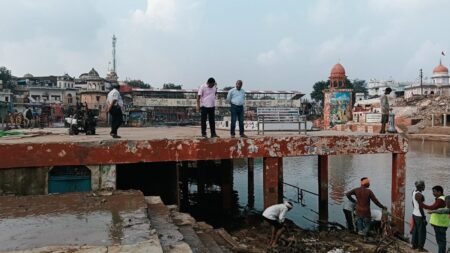 बाढ़ प्रभावितों को राहत d6103cf2 0c51 4b6c 8b8f 4b36517565a2