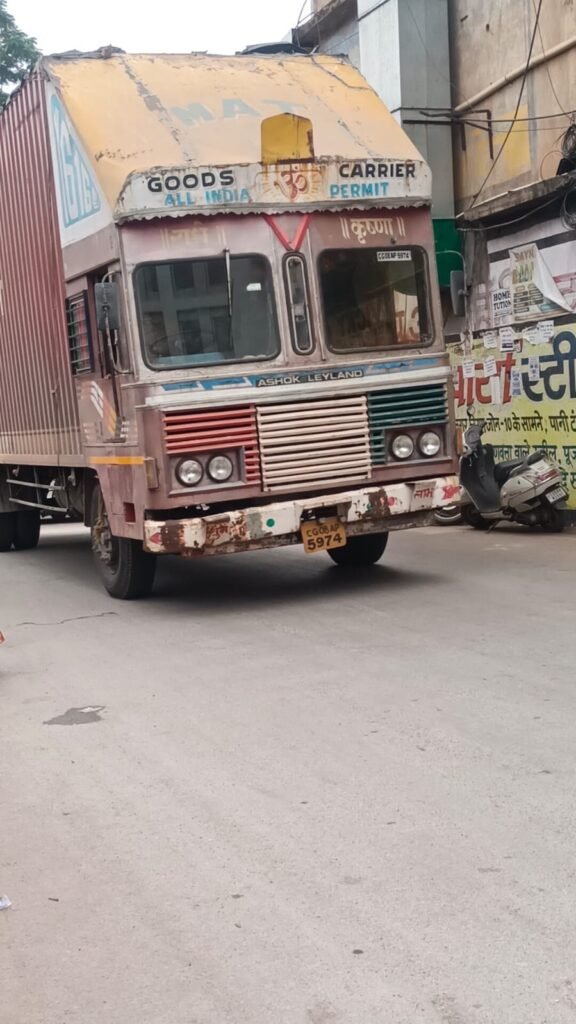 पुलिसवाला न्यूज़ की खबर का असर: नो एंट्री में वाहन पर यातायात पुलिस की कार्रवाई 1 2a3aa3b4 5d10 46d4 898b 5220c7636d8a