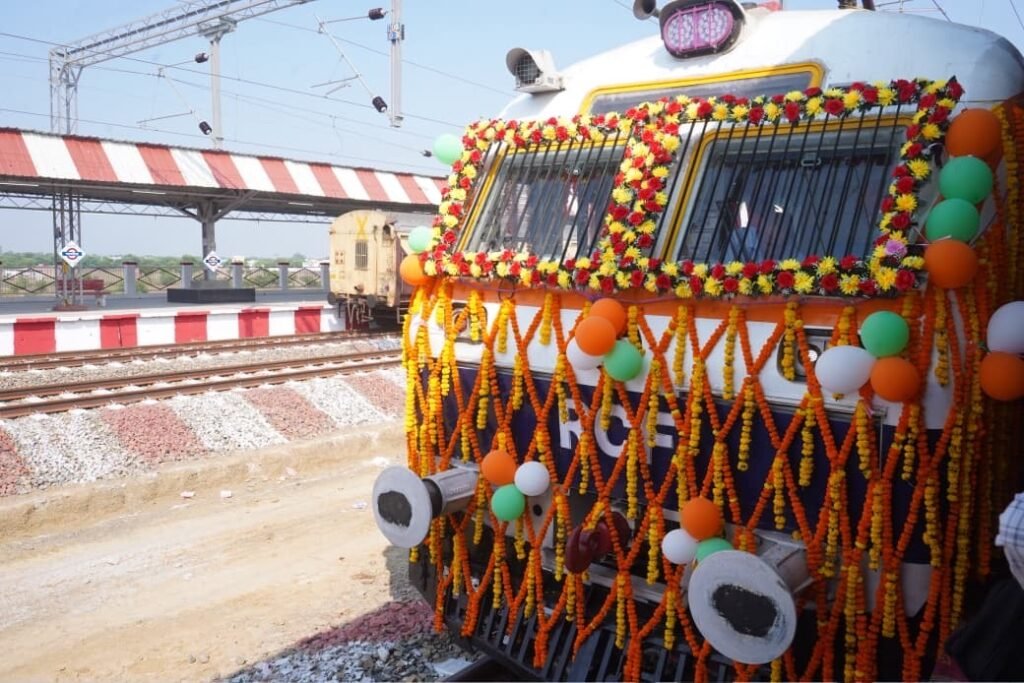 देवेन्द्र नगर एवं रीवा-चुरहट रेल लाइन का उद्घाटन, नई ट्रेन सेवा को हरी झंडी 1 88a8d662 6002 407e a7f5 e497a081982b