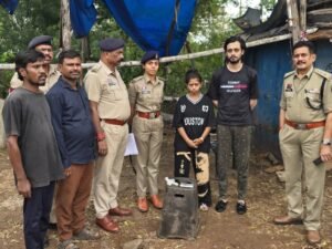 नशे के अवैध कारोबार पर कबीर नगर पुलिस की कार्रवाई, महिला सहित दो आरोपी गिरफ्तार 8e04a069 80b4 4a2e ab48 4474fd1c2014