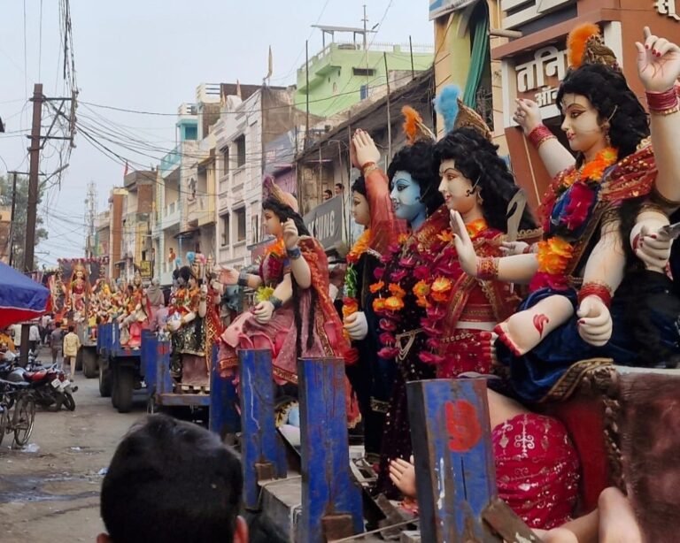 गुंदरई में विराजमान 51 प्रतिमाओ का शरद पूर्णिमा पर भव्य विसर्जन उमड़ा आस्था का सैलाव 95b8a3b4 0d67 4de7 96af aa327fbc2218