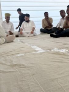 समाज सेवी अरुल अशोक अरोरा ने विधायक आक्या के पैतृक गांव पहुंचकर दी श्रद्धांजलि, शोकाकुल परिवार को बंधाया ढांढस 9720b2a8 28da 44cd 812c 40173bbdc7f6