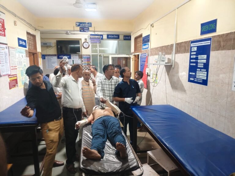 कांग्रेस के वरिष्ट नेता ओम शर्मा पर प्राणघातक हमला सिर वह हाथों पर लगी गंभीर चोटे । WhatsApp Image 2026 10 01 at 15.43.25