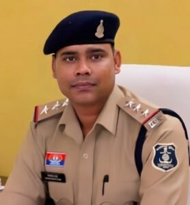 मड़ेली हत्याकांड में आरोपी चेतन साहू को आजीवन कारावास, उत्कृष्ट विवेचना पर निरीक्षक चन्द्रकांत साहू पुरस्कृत होंगे WhatsApp Image 2026 10 04 at 15.29.25
