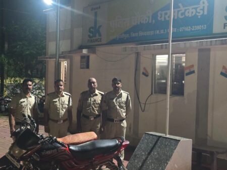 छिंदवाड़ा धरमटेकड़ी चौकी_चोरी का खुलासा,दो आरोपी गिरफ्तार 1.20 लाख रुपये की दो बाइक बरामद WhatsApp Image 2026 10 04 at 20.30.53
