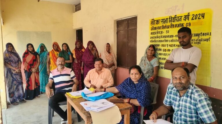 मतदाता सूची में नाम जोड़ने के लिए लगाए जा रहे है विशेष शिविर WhatsApp Image 2026 10 08 at 19.02.53