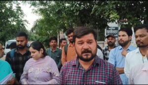 बहोरीबंद SDM पर चार पटवारियों को कार्यालय में रोकने और जबरन स्वामित्व योजना का काम कराने के गंभीर आरोप WhatsApp Image 2026 10 09 at 18.48.56