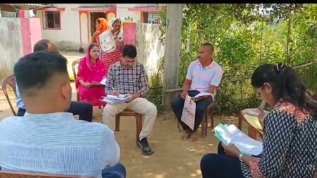 नवजात की मौत के मामले में पांच सदस्यीय जांच टीम ने दर्ज किए परिजनों के बयान WhatsApp Image 2026 10 15 at 18.16.02