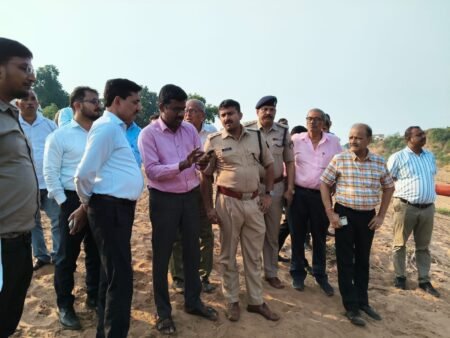आगामी चित्रकूट दीपावली मेला की तैयारियों के संबंध में गुरुवार को ग्रामोदय विश्वविद्यालय WhatsApp Image 2026 10 15 at 18.42.06