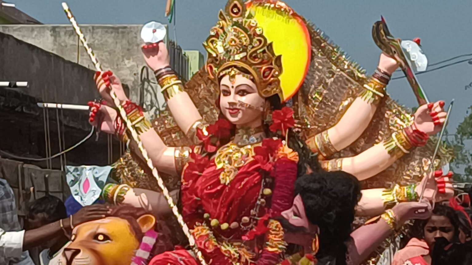 गरियाबंद सहित ग्रामीण अंचलों में नम आंखों से मां दुर्गा को विदाई, भव्य भोग-भंडारे का हुआ आयोजन WhatsApp Image 2026 10 20 at 15.27.46 4