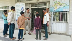 जुन्नारदेव एकलव्य विद्यालय के छात्रावास से दो छात्र लापता, चार घंटे की तलाश के बाद मिले WhatsApp Image 2026 10 28 at 14.32.24