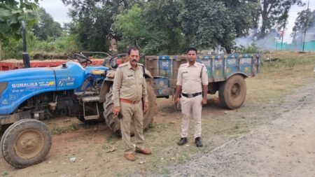 अवैध रेत उत्खनन पर सिलौड़ी चौकी पुलिस की कार्रवाई, सोनालिका ट्रैक्टर पकड़ा, लगातार दूसरी कार्रवाई से क्षेत्र में हलचल, ट्रैक्टर के मालिकाना हक और कथित अवैध रेत कारोबार की जांच की उठी मांग WhatsApp Image 2026 10 30 at 19.43.14