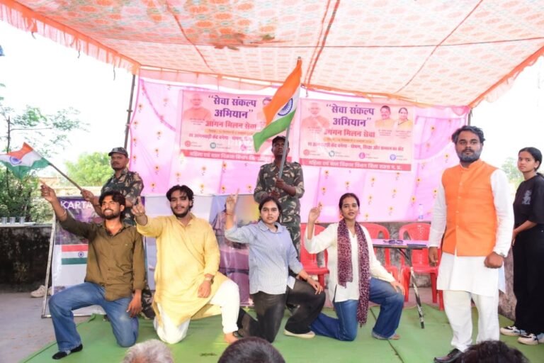वंदेमातरम के साथ हुई कार्यालयीन कामकाज की शुरूआत b456a56b a3d1 4580 b586 740f6f9c8ea5 1