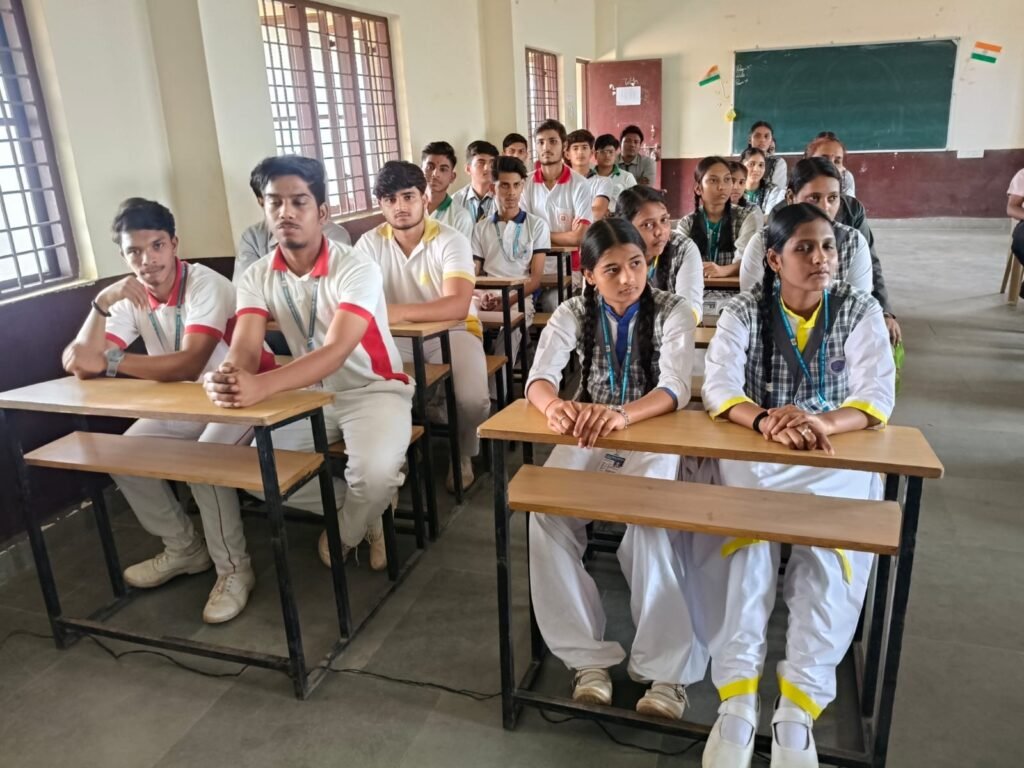 रेस मिशन स्कूल में पत्रकारों का सम्मान, विद्यार्थियों को मिली पत्रकारिता की सीख 1 bcaa5cd2 e96c 4273 b385 76db06f4f661