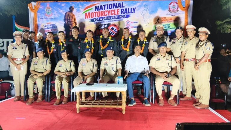 कार्यक्रम में अतिरिक्त पुलिस आयुक्त श्री अमित तुकाराम कांबले, डीसीपी क्राइम श्री स्मृति राजनाला, डीसीपी नॉर्थ जोन श्रीमती दीपमाला कश्यप एवं अतिरिक्त डीसीपी मुख्यालय श्रीमती निमिषा पांडेय सहित अन्य अधिकारी उपस्थित रहे। bfe81bf1 3a9e 4cb9 bb22 aec014c82af6