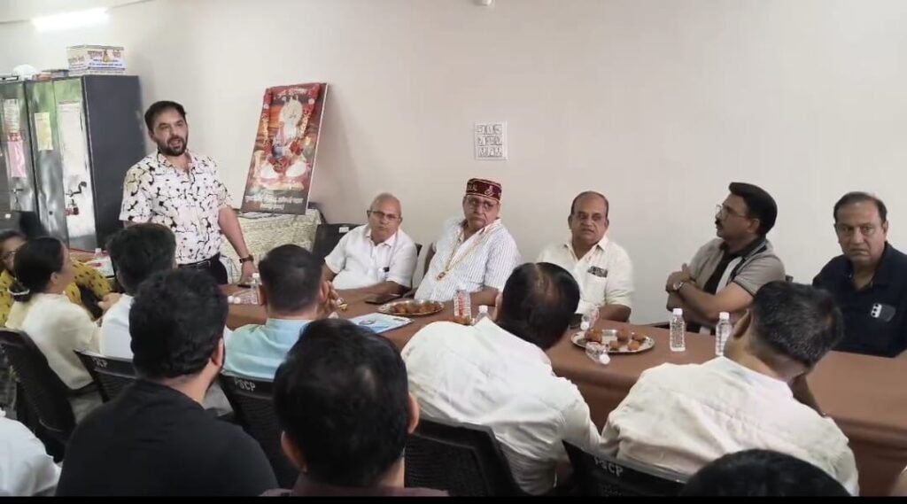 सिंधु डांडिया धमाल में इस बार पहला इनाम iPhone! गोल बाजार में हुई बड़ी बैठक, 17 वार्ड पंचायतें एक मंच पर 1 c019a915 5edd 43eb 961d a9453367e940