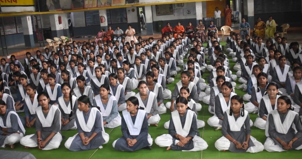 राष्ट्रीय कृमिमुक्ति दिवस का शुभारंभ ea17aa32 c82c 4897 b1da fbc4d7657fdb