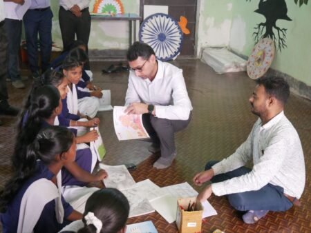 मॉडल स्कूलों में पहुंचकर पदाधिकारियों ने विद्यार्थियों का बढ़ाया उत्साह, शैक्षणिक व्यवस्था का लिया जायजा photo 2026 10 01 11 01 38